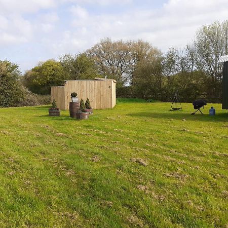 Villa Glamping At The Retreat Wiltshire Is Rural Bliss Chippenham  Exterior foto