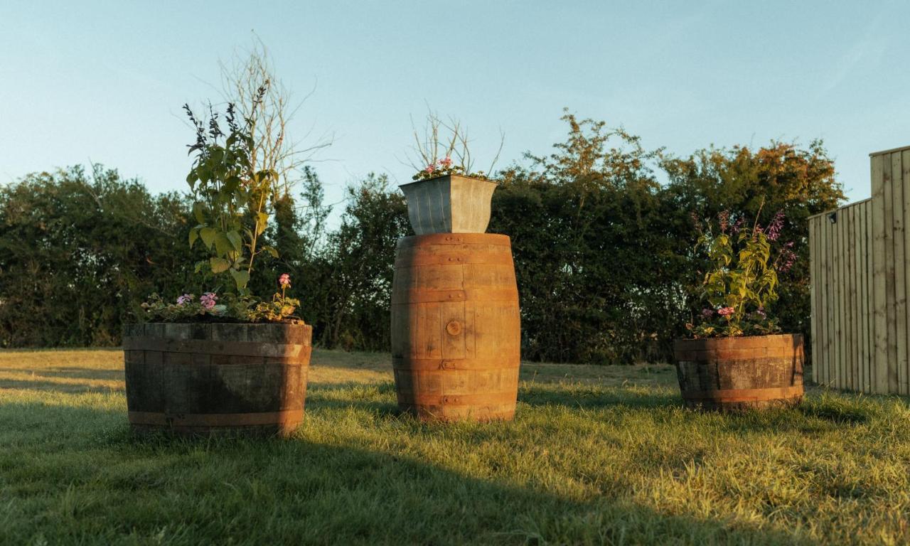 Villa Glamping At The Retreat Wiltshire Is Rural Bliss Chippenham  Exterior foto