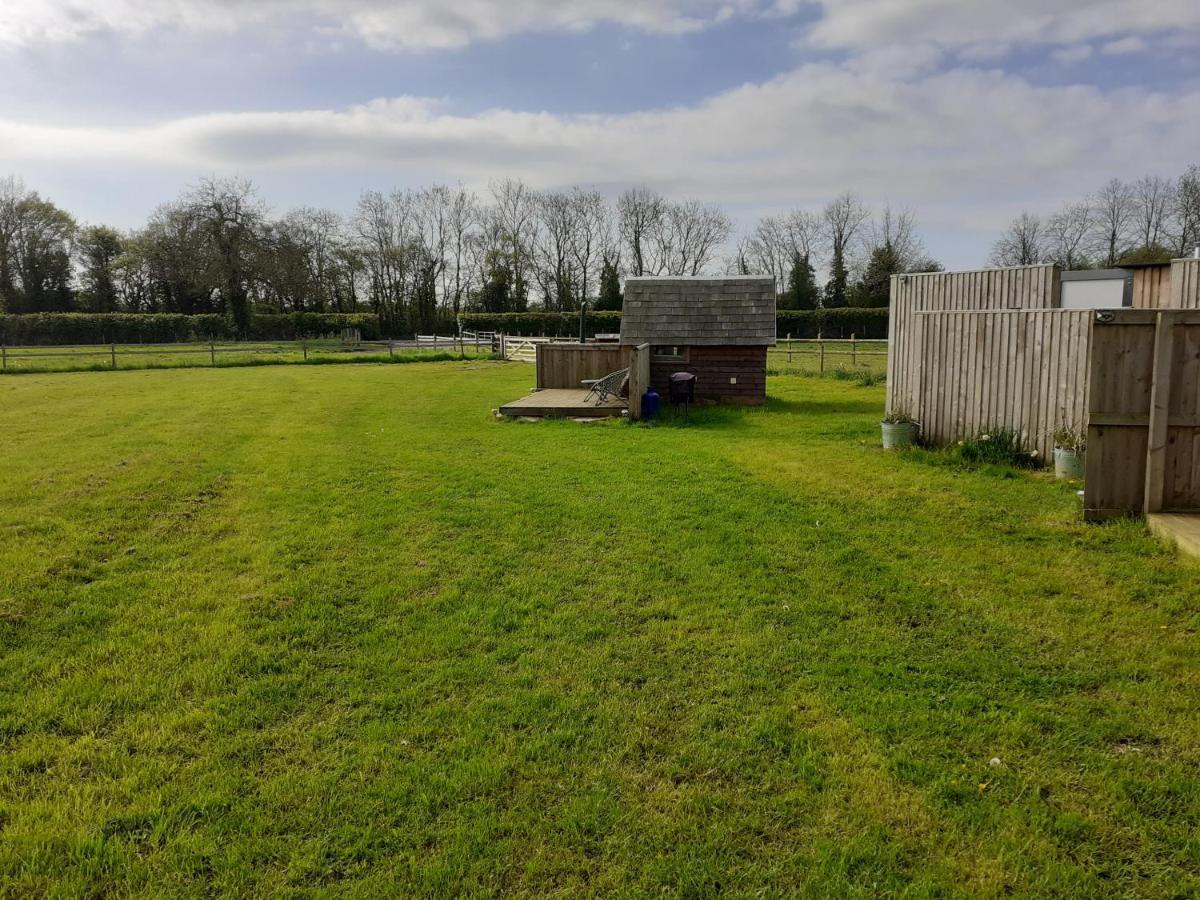 Villa Glamping At The Retreat Wiltshire Is Rural Bliss Chippenham  Exterior foto
