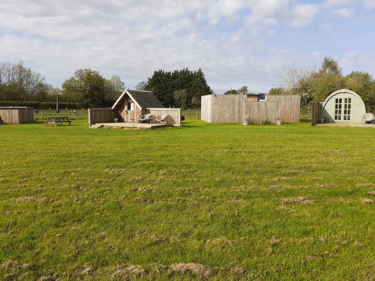 Villa Glamping At The Retreat Wiltshire Is Rural Bliss Chippenham  Exterior foto